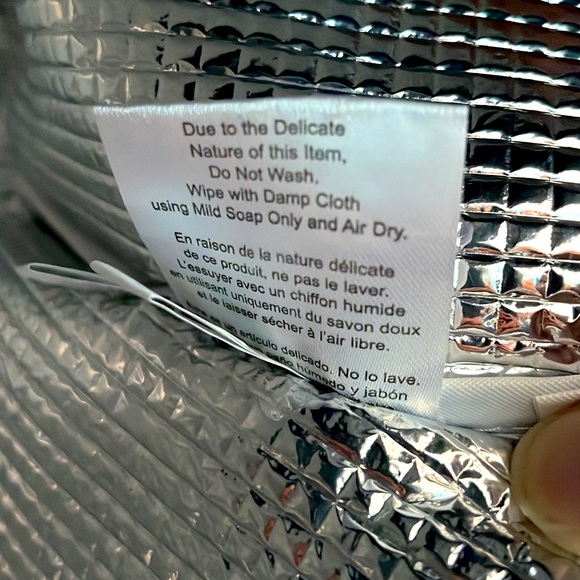 New Thirty-One Thermal Tote “Falling Feathers” design - Picture 4 of 4